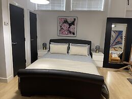 Immaculate 2-bed Apartment in London