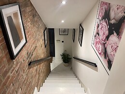 Immaculate 2-bed Apartment in London