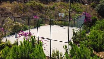2 Bed Flat - Sleeps 6 - Pets - Pool - Smoking