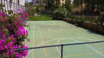 2 Bed Flat - Sleeps 6 - Pets - Pool - Smoking