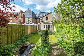 Summertown 4-br Family Home - Bright Spacious