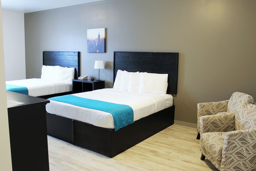 Roadhouse 52 Inn & Suites