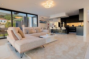 Villa Luxe by Atlantic Holiday
