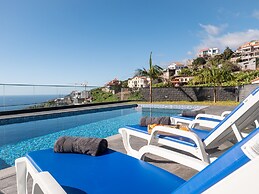 Villa Luxe by Atlantic Holiday
