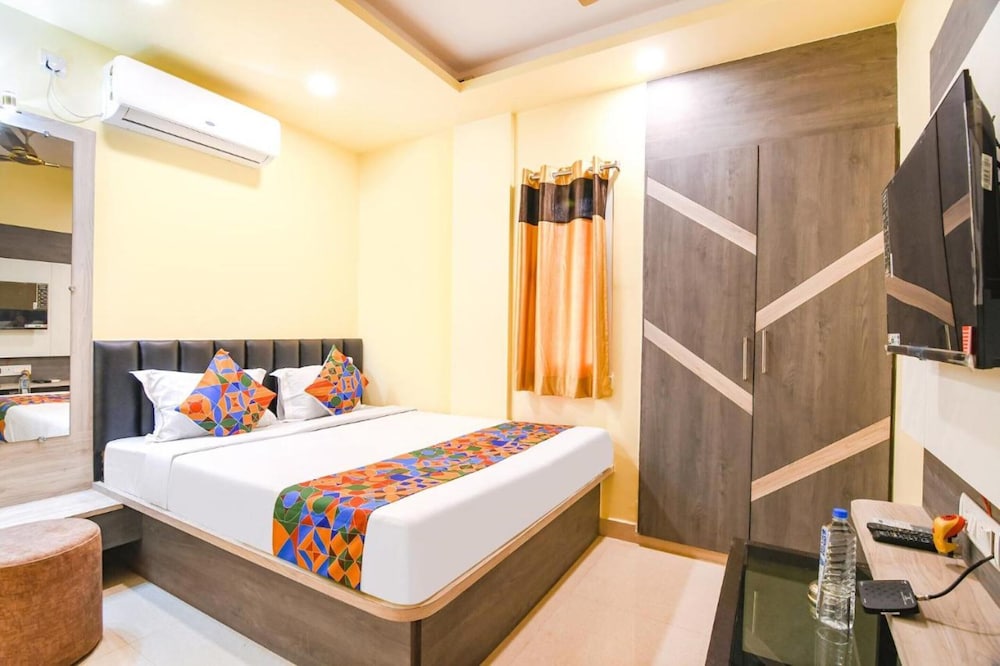 Hotel Bypass View Kolkata