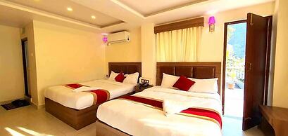 River Beach Resort - Trishuli