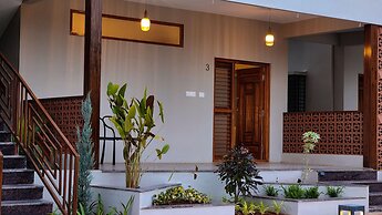 Poojaris Niranthara Kabini