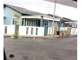 OYO Home 90977 AzZinki Homestay