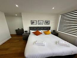 Slough Museum, Two-bedroom Apartment by Belvilla