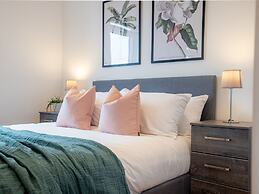 One Bed - Queensmere Shopping Centre by Belvilla