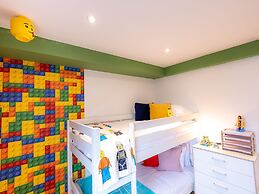 Two-bedroom Legoland Windsor Resort by Belvilla