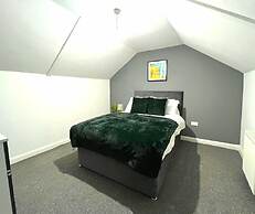 Chantry Suites by SA Stays