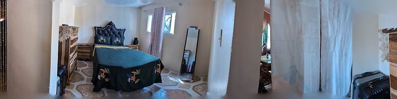 Immaculate 1-bed Apartment in Kingston 14