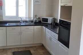 Doncaster Dream House Retreat- Sleeps 9