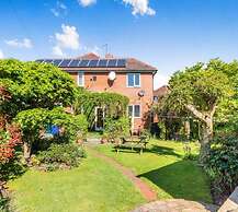 Doncaster Dream House Retreat- Sleeps 9