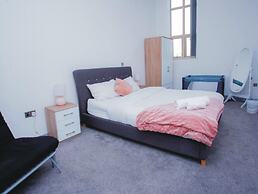 Spacious Urban City Apartment