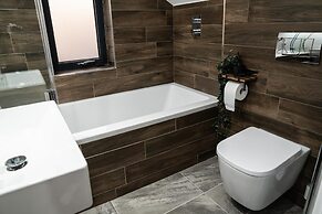 Annex, 2 Bed, Sleeps 4, Parking