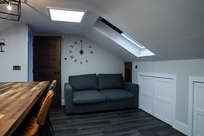 Annex, 2 Bed, Sleeps 4, Parking