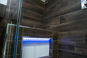 Annex, 2 Bed, Sleeps 4, Parking