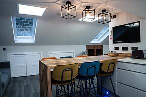 Annex, 2 Bed, Sleeps 4, Parking