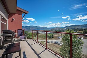 Top Floor Condo at Amenity Rich Resort