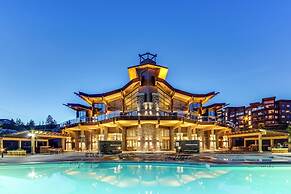 Top Floor Condo at Amenity Rich Resort
