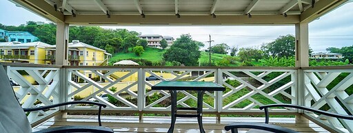Your quaint home just steps from beach