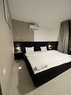 Stylish Luxe Apartment