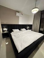 Stylish Luxe Apartment