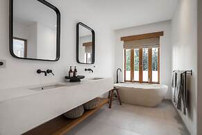 Villa Oasi 3 by Alfred in Bali