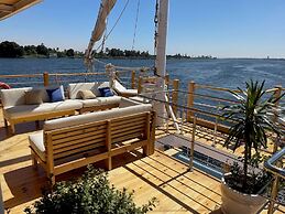 Dahabiya Nile Sailing-Aswan to Luxor