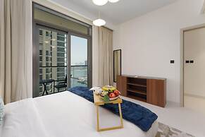 Maison Privee - Upscale Apt w/ Partial Dubai Marina & Palm Views