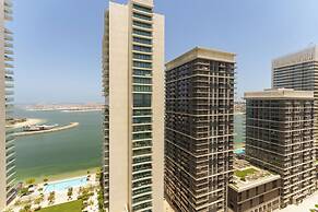 Maison Privee - Upscale Apt w/ Partial Dubai Marina & Palm Views