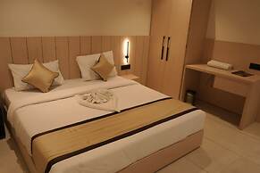CROWN PARK LUXURY HOTEL