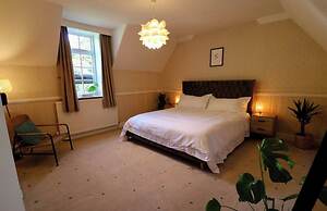 Mossley Hill Retreat