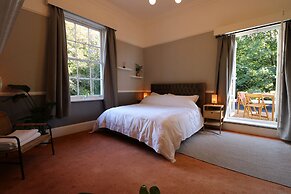 Mossley Hill Retreat