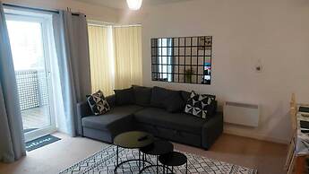 Charming 1-bed Apartment in Barking