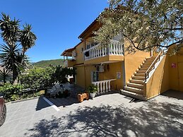 Golden Villa