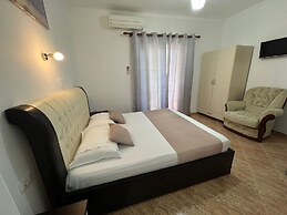 Golden Villa
