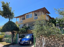 Golden Villa