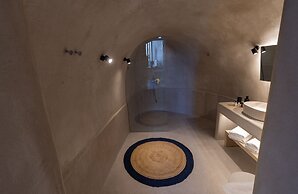Alaya Suites
