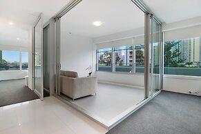 Private Q Tower Apartments - WOWSTAY