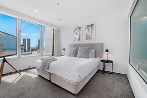 Private Q Tower Apartments - WOWSTAY
