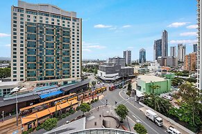 Private Q Tower Apartments - WOWSTAY