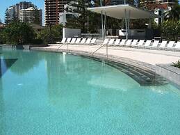 Private Q Tower Apartments - WOWSTAY