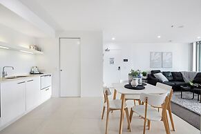 Private Q Tower Apartments - WOWSTAY