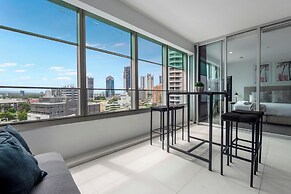 Private Q Tower Apartments - WOWSTAY