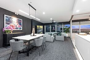 Private Q Tower Apartments - WOWSTAY