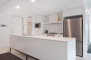 Private Q Tower Apartments - WOWSTAY