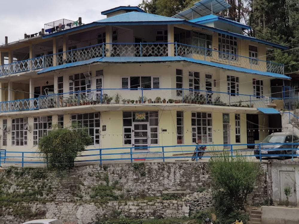 Goroomgo Sahara Inn Dalhousie